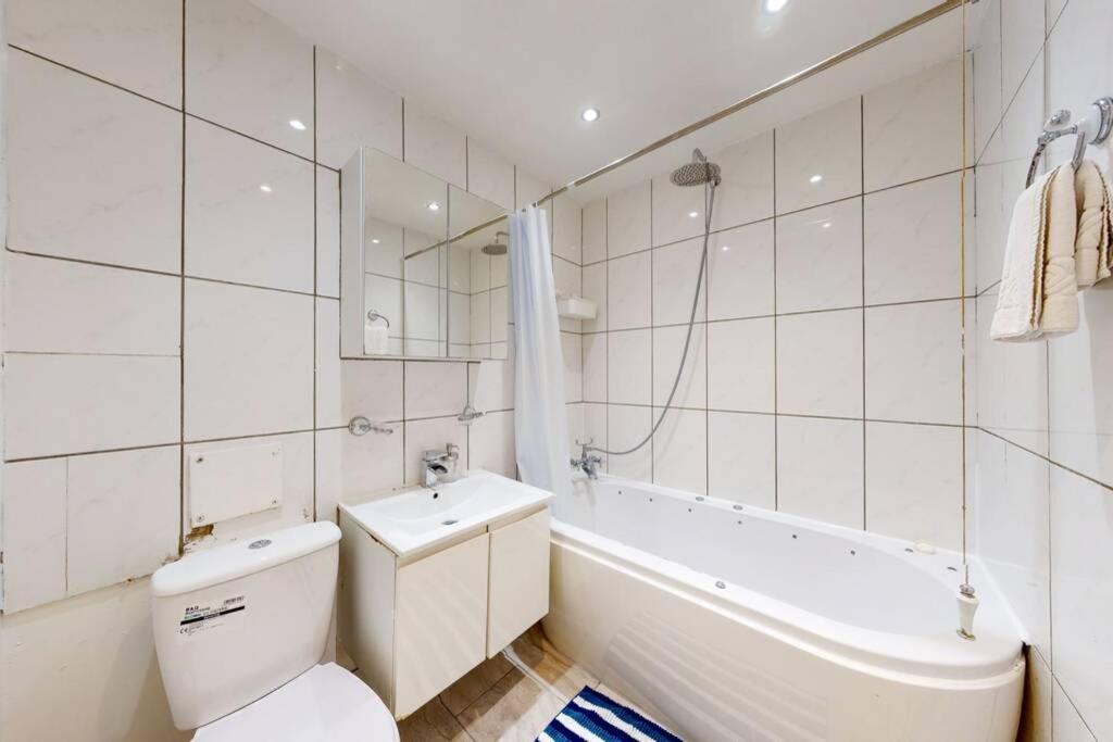 Super 2 Bed House With Privategarden Λονδίνο Εξωτερικό φωτογραφία