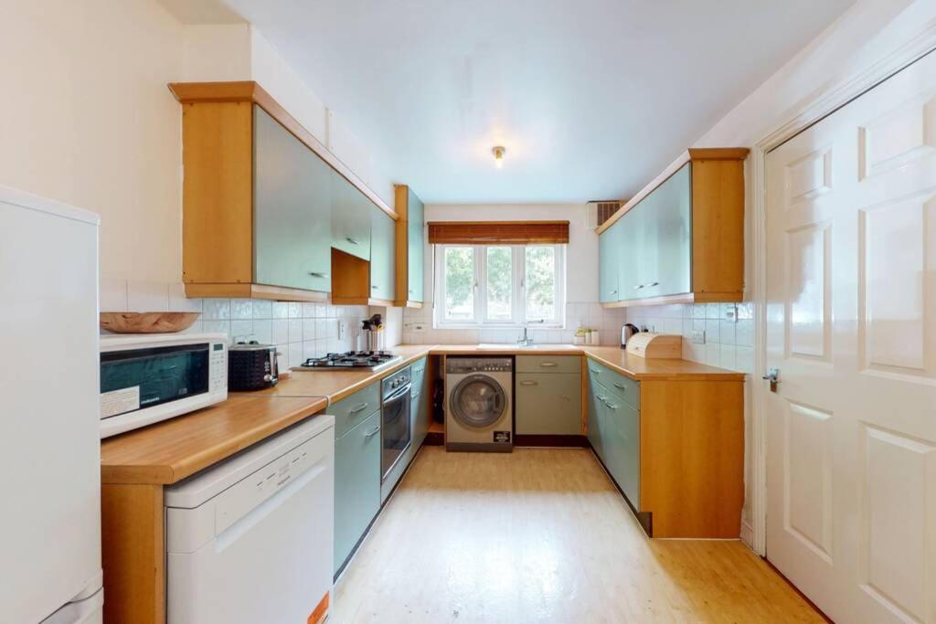 Super 2 Bed House With Privategarden Λονδίνο Εξωτερικό φωτογραφία