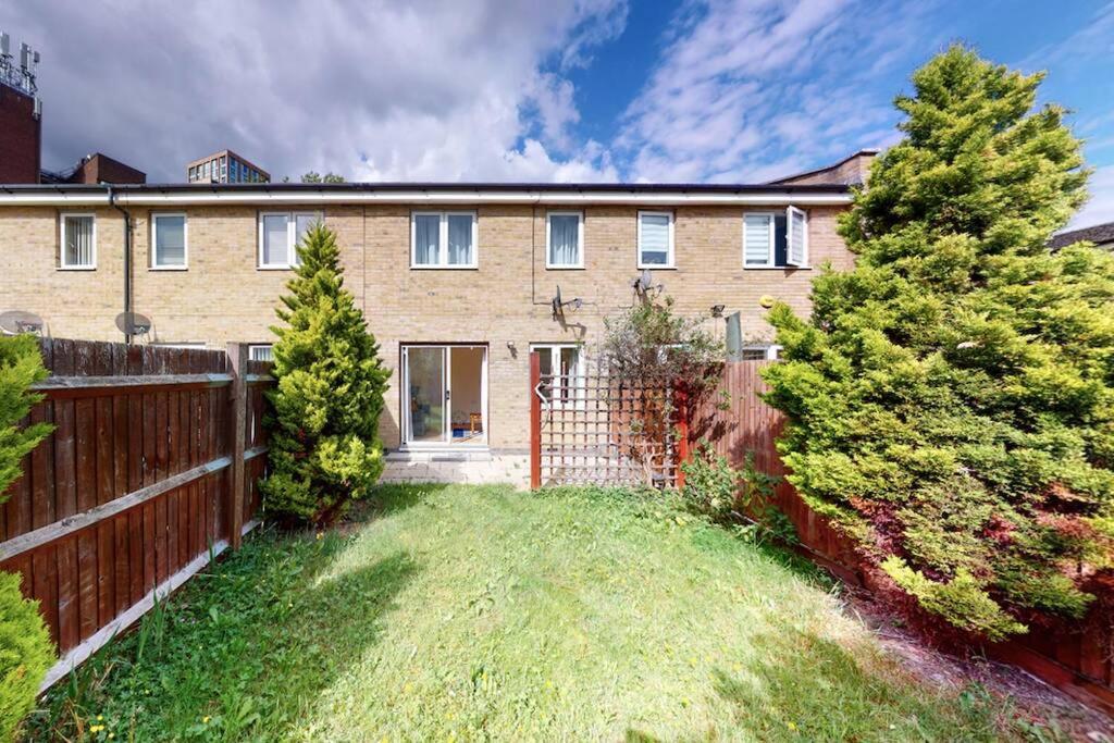 Super 2 Bed House With Privategarden Λονδίνο Εξωτερικό φωτογραφία