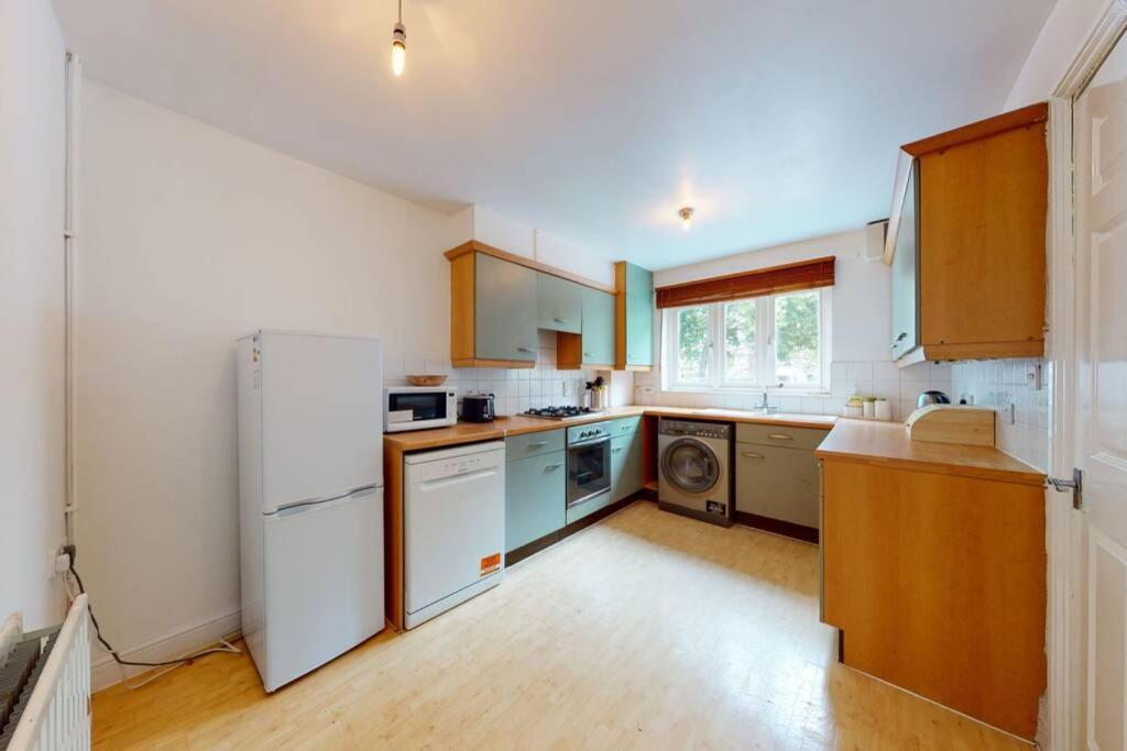 Super 2 Bed House With Privategarden Λονδίνο Εξωτερικό φωτογραφία