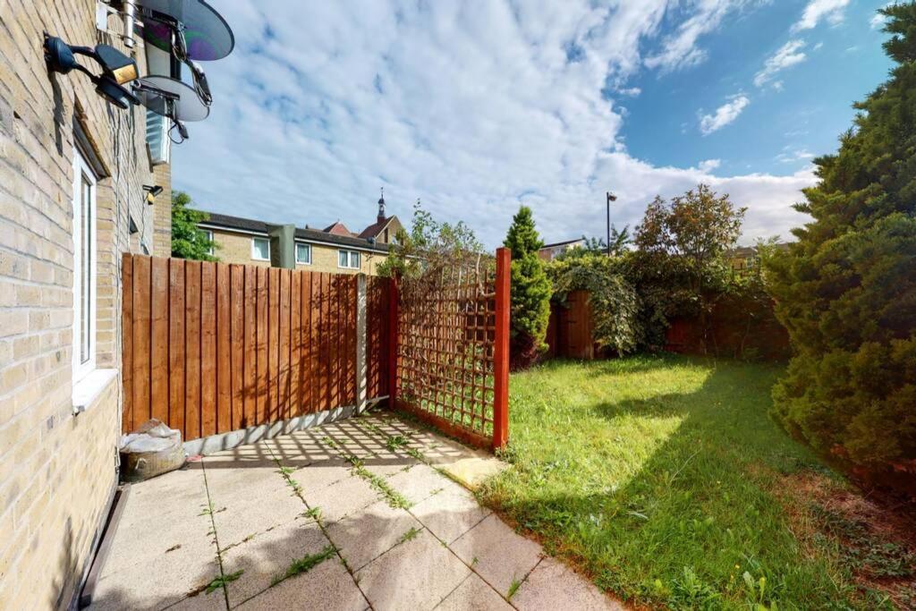Super 2 Bed House With Privategarden Λονδίνο Εξωτερικό φωτογραφία